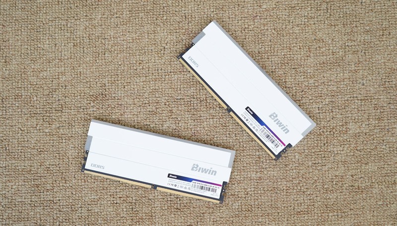 顶级游戏小钢炮，9800X3D+B850重炮手+DW100+RTX4080S装机分享