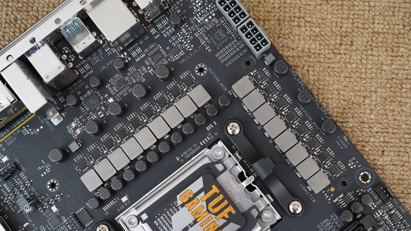 顶级游戏小钢炮，9800X3D+B850重炮手+DW100+RTX4080S装机分享