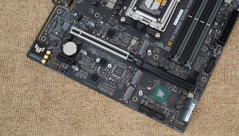 顶级游戏小钢炮，9800X3D+B850重炮手+DW100+RTX4080S装机分享