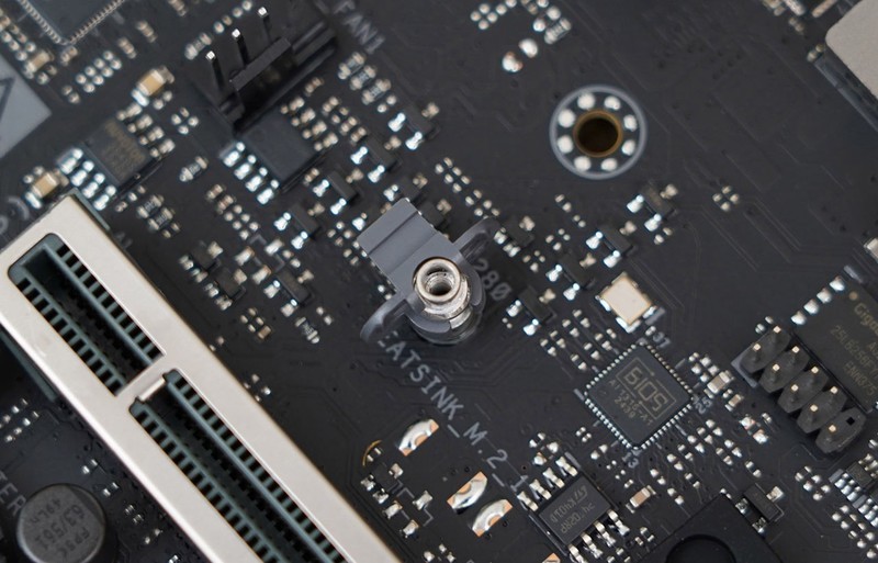 顶级游戏小钢炮，9800X3D+B850重炮手+DW100+RTX4080S装机分享