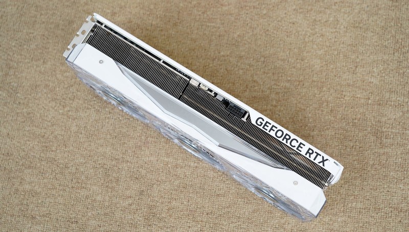 顶级游戏小钢炮，9800X3D+B850重炮手+DW100+RTX4080S装机分享