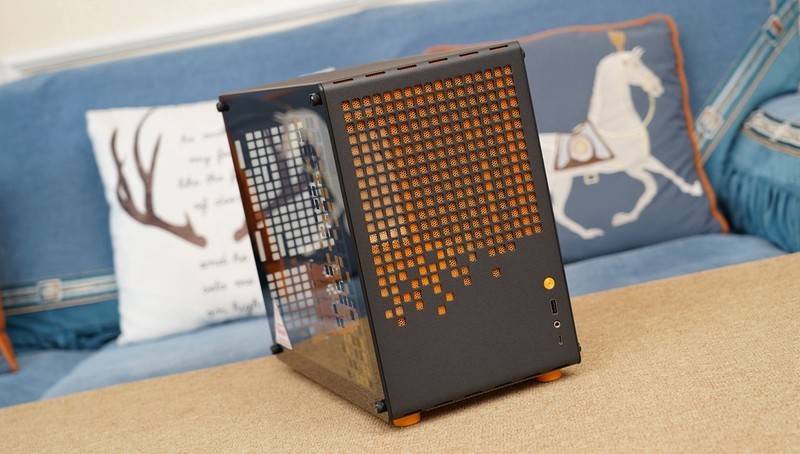 顶级游戏小钢炮，9800X3D+B850重炮手+DW100+RTX4080S装机分享