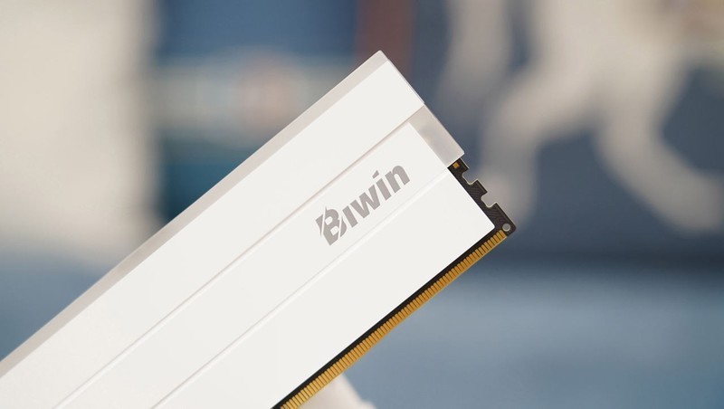 顶级游戏小钢炮，9800X3D+B850重炮手+DW100+RTX4080S装机分享