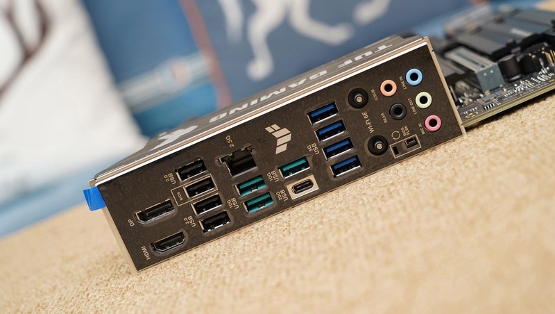 顶级游戏小钢炮，9800X3D+B850重炮手+DW100+RTX4080S装机分享