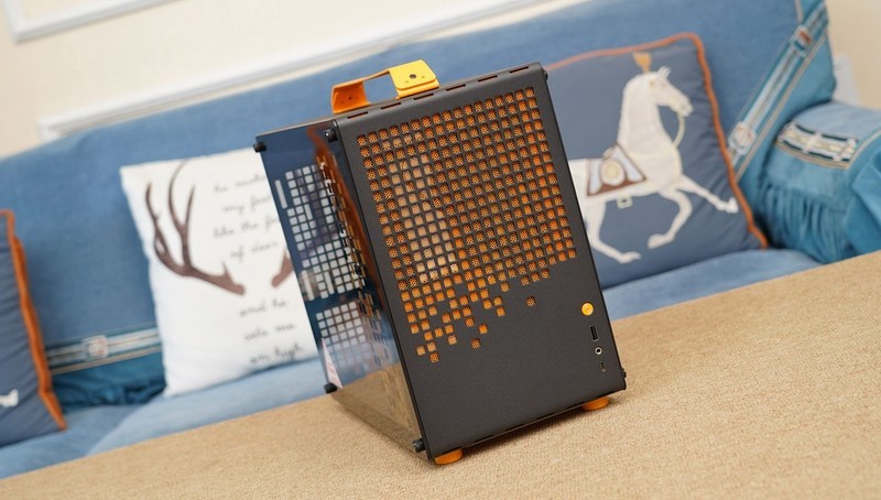 顶级游戏小钢炮，9800X3D+B850重炮手+DW100+RTX4080S装机分享