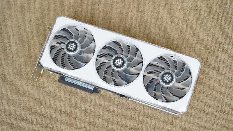 顶级游戏小钢炮，9800X3D+B850重炮手+DW100+RTX4080S装机分享