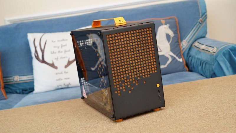 顶级游戏小钢炮，9800X3D+B850重炮手+DW100+RTX4080S装机分享