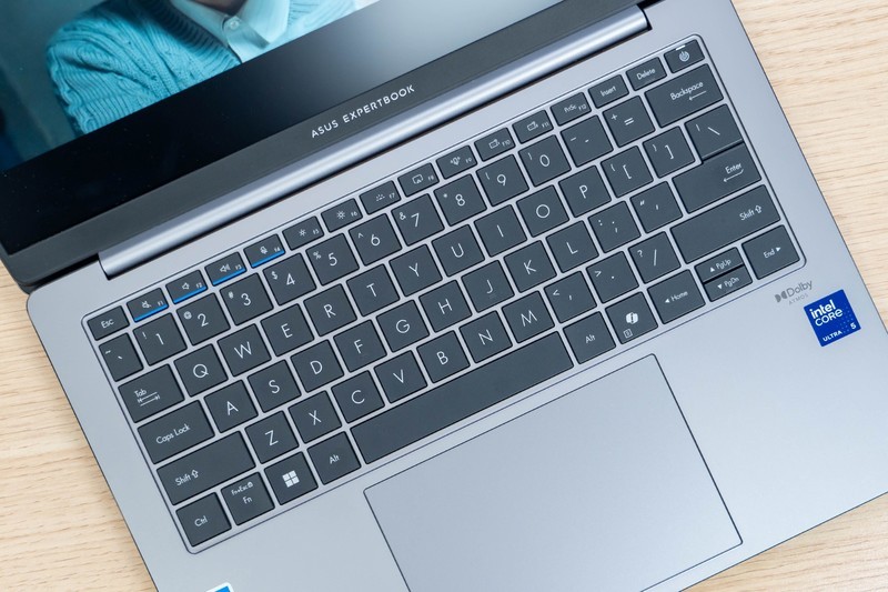 一台为商务办公而打造的高能轻薄本！预算6000元买华硕破晓6 Pro