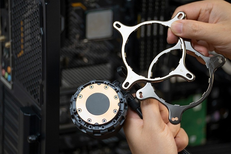 装机惊魂CPU显卡都挂了？华硕GT502弹药库装机秀