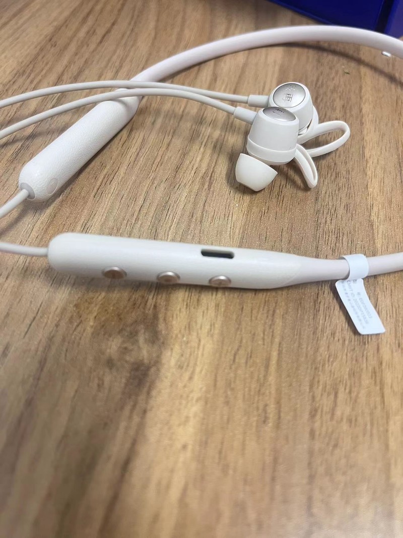 漫步者花再系列出挂脖式蓝牙耳机了！！