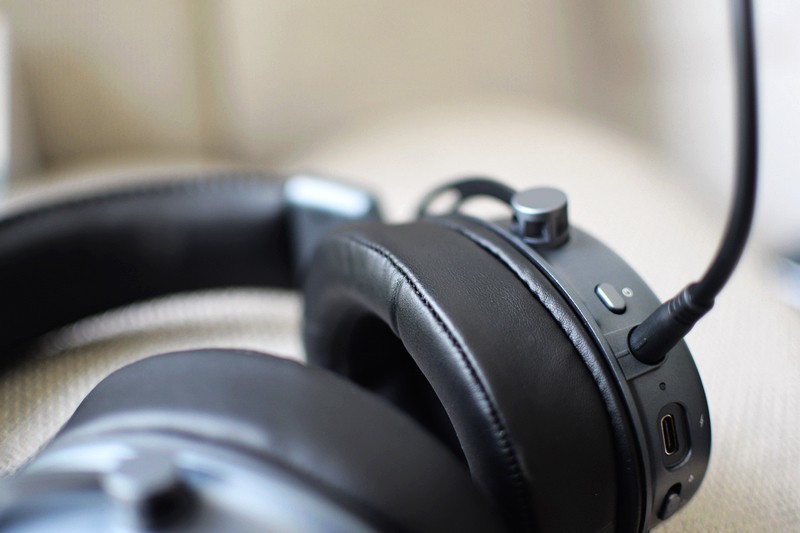 物理双音腔结构 雷柏VH800双模无线RGB游戏耳机