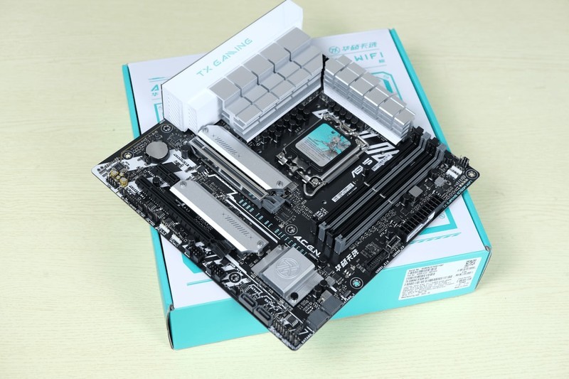 更小巧的窄体ATX海景房：先马 幻境界 海景房机箱上机