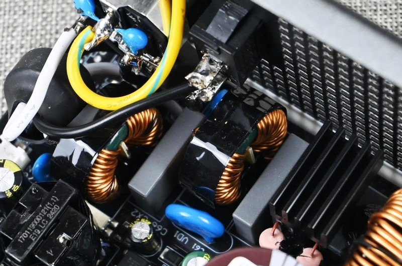 九州风神PQ850G黄金统治者全模组电源开箱拆解：严选高效率方案