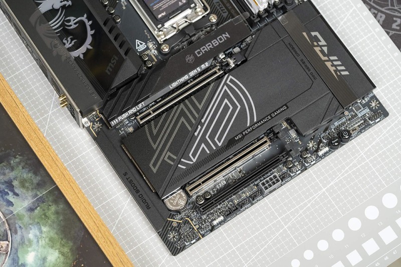 预售3499元的暗黑主板，微星MPG X870E CARBON WIFI开箱来了