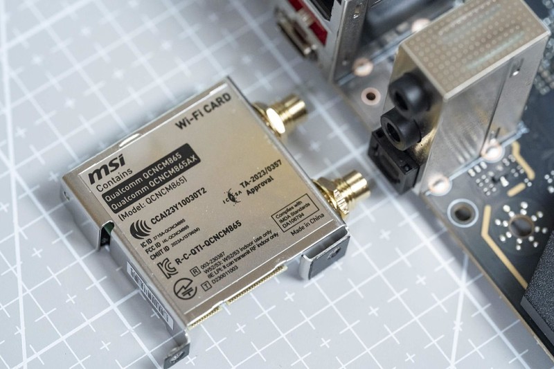 预售3499元的暗黑主板，微星MPG X870E CARBON WIFI开箱来了