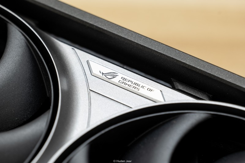 旗舰显卡ROG RTX5080游戏测评：有性能又不止于性能