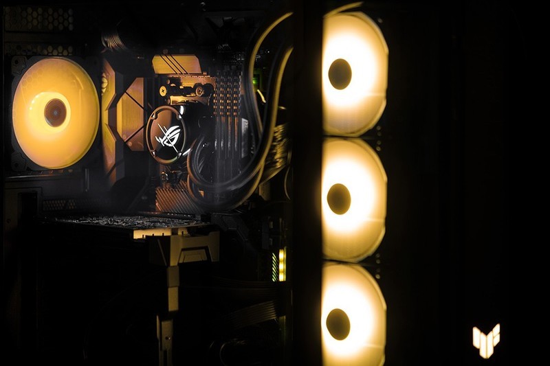 装机惊魂CPU显卡都挂了？华硕GT502弹药库装机秀