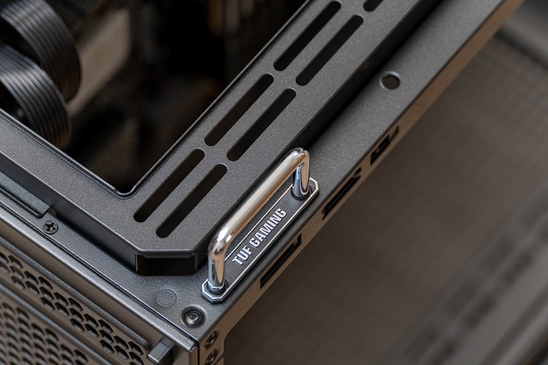 装机惊魂CPU显卡都挂了？华硕GT502弹药库装机秀