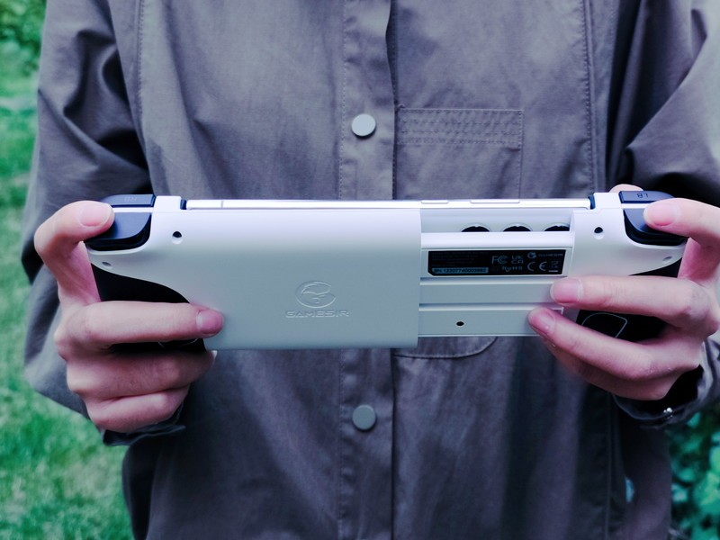 一个可以让智能手机变成游戏机的手柄？