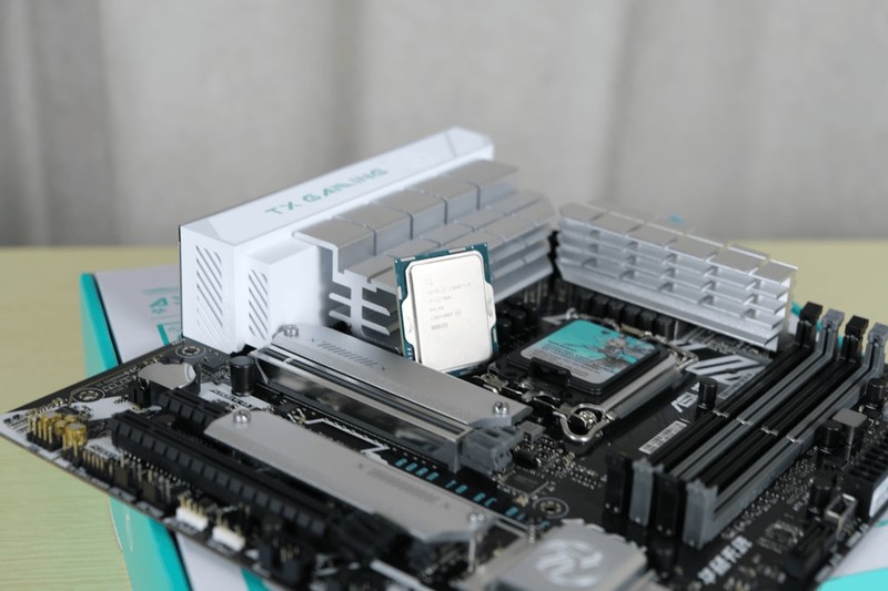 更小巧的窄体ATX海景房：先马 幻境界 海景房机箱上机