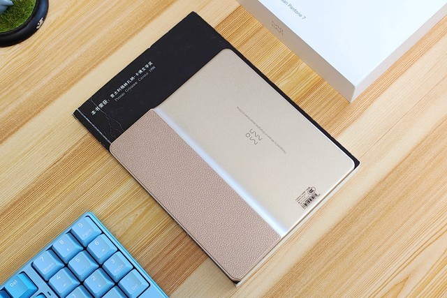 墨案Pantone7首发评测，7英寸彩色墨水屏电纸书，书籍漫画全都行