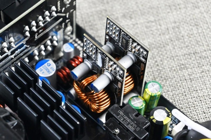 九州风神PQ850G黄金统治者全模组电源开箱拆解：严选高效率方案