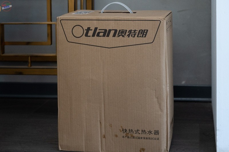 小身材大热量，即开即热节省空间，奥特朗隐藏式热水器C11H体验