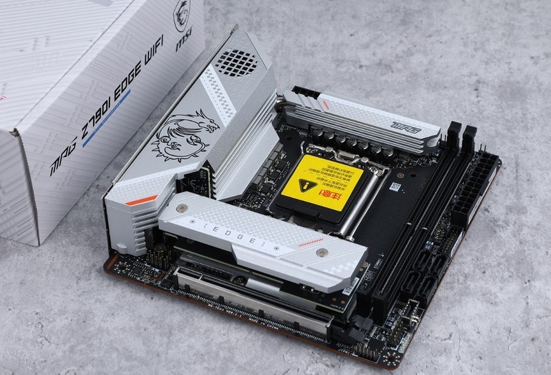 要不要上高频DDR5内存，8000MHz的D5 是种啥体验？实测告诉你