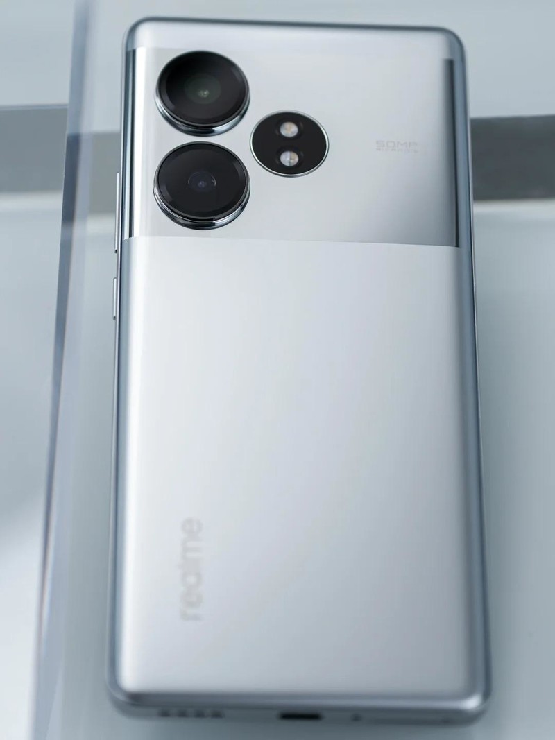 比iQOO、红米更香，真我GT Neo6 SE打造千元机标杆