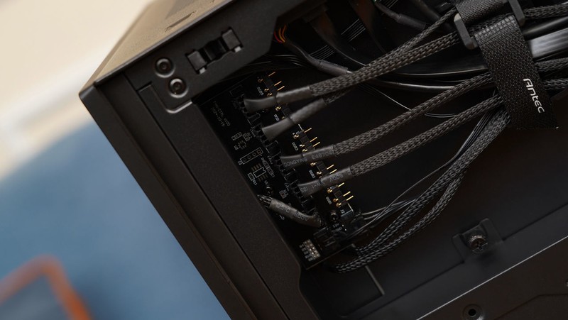 好看能装又凉爽，安钛克 FLUX PRO机箱体验分享