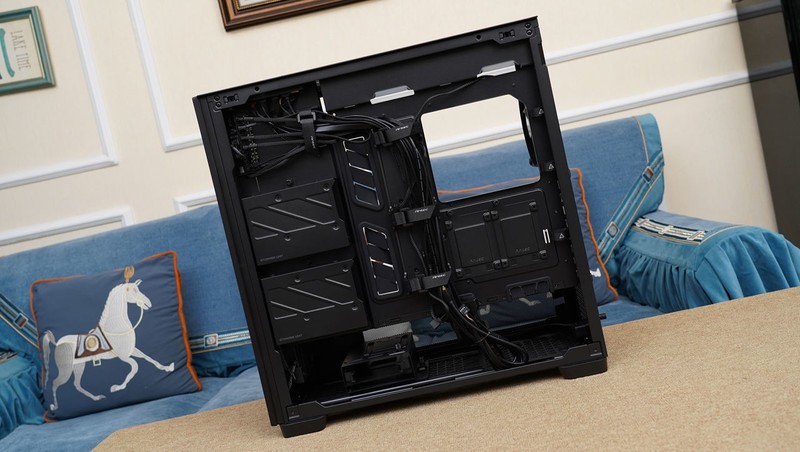 好看能装又凉爽，安钛克 FLUX PRO机箱体验分享