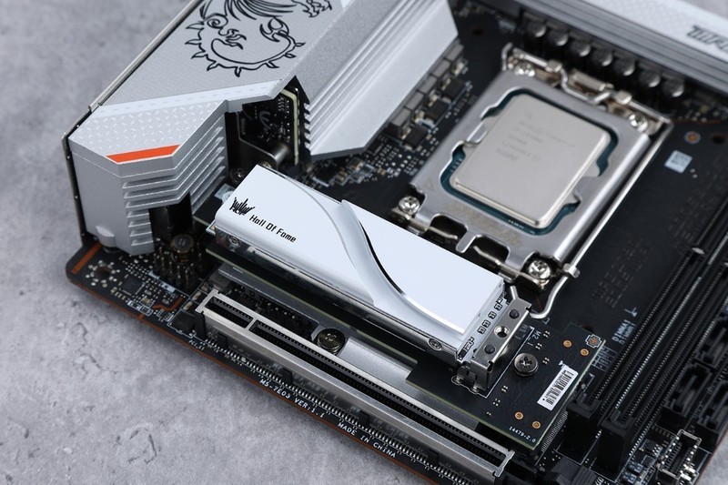 要不要上高频DDR5内存，8000MHz的D5 是种啥体验？实测告诉你