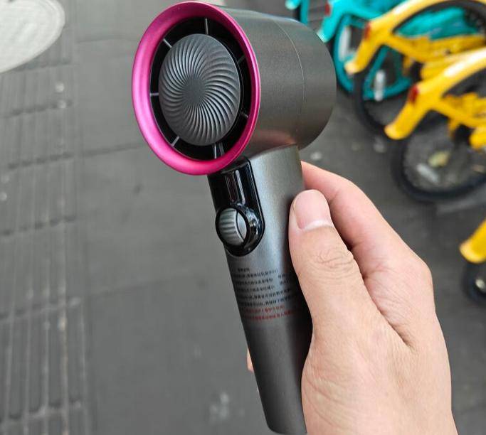 迷你手持小风扇热卖榜第一名？盘点五款热门抢手的迷你手持小风扇