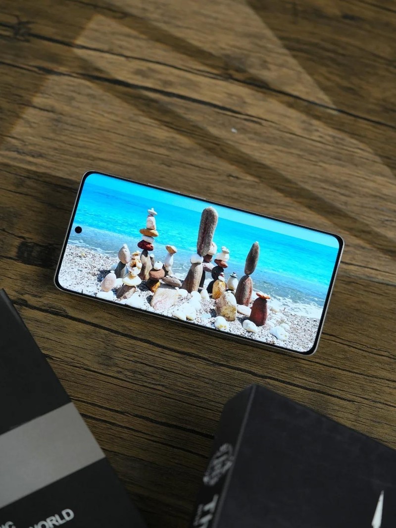 比iQOO、红米更香，真我GT Neo6 SE打造千元机标杆