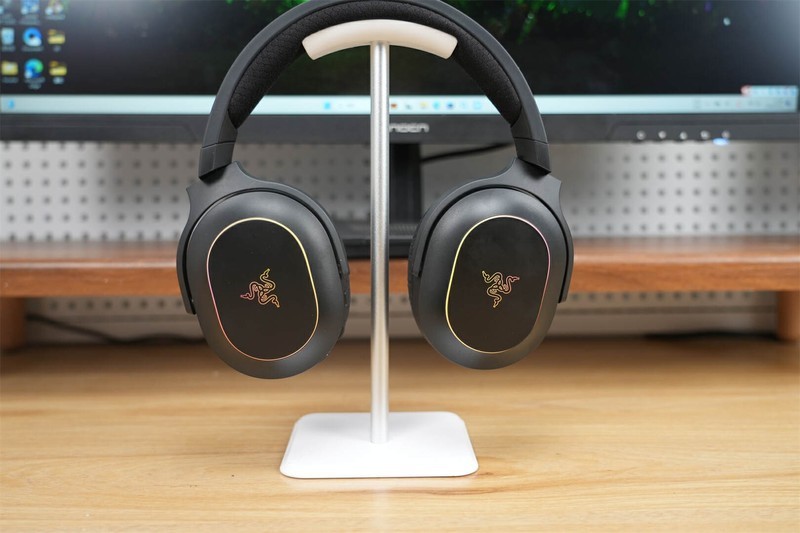 40mm驱动单元，清晰音效，沉浸体验：雷蛇梭鱼X幻彩版分享