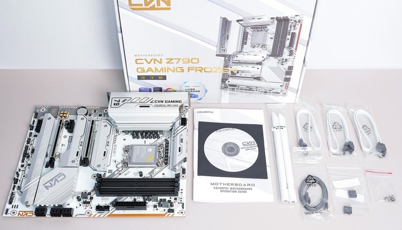 上了13代的车，花费万元攒高颜值主机，果然白色和RGB更配！