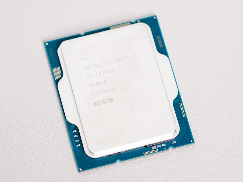 上了13代的车，花费万元攒高颜值主机，果然白色和RGB更配！