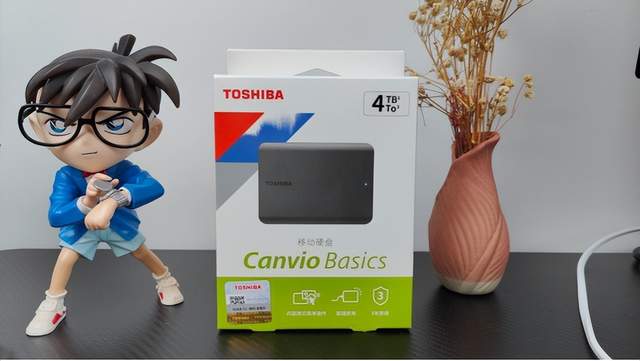 移动硬盘怎么挑，东芝Canvio Basics 新小黑A5，小巧的体积极致的享受
