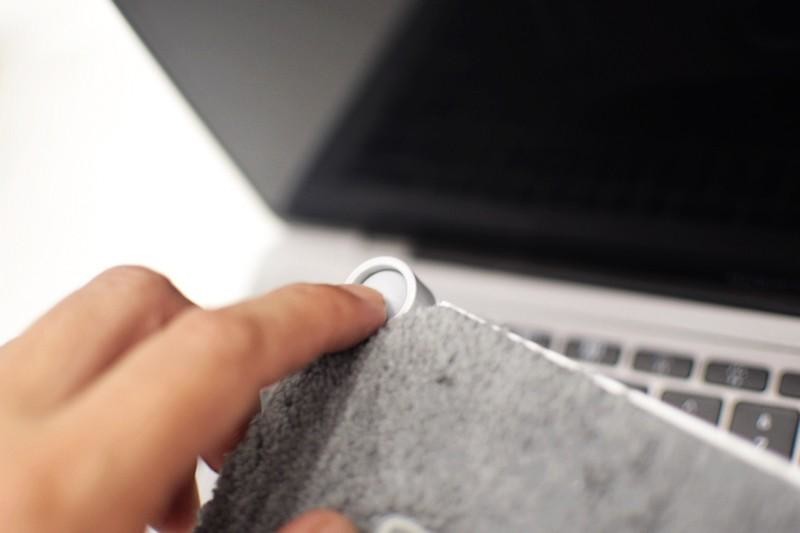 让擦窗更轻松 双向四喷头 赫特智能擦窗机器人W9