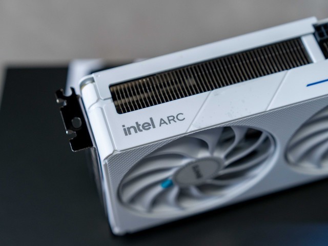 这波真的可以冲，2K甜品卡之蓝戟B580 Photon 12G OC测评