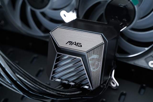 好看好装好冷 微星MAG CORELIQUID A15 360 360水冷测评