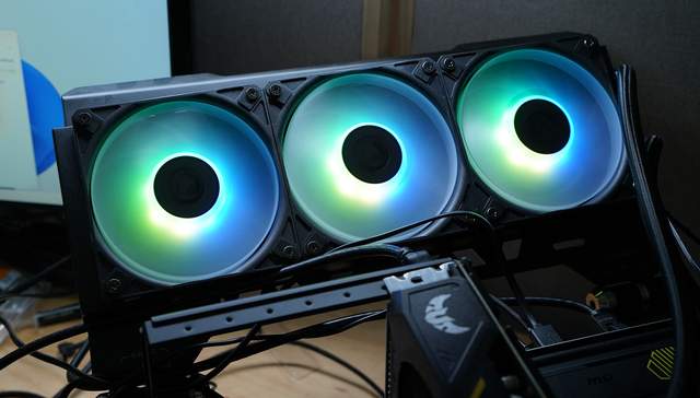 好看好装好冷 微星MAG CORELIQUID A15 360 360水冷测评