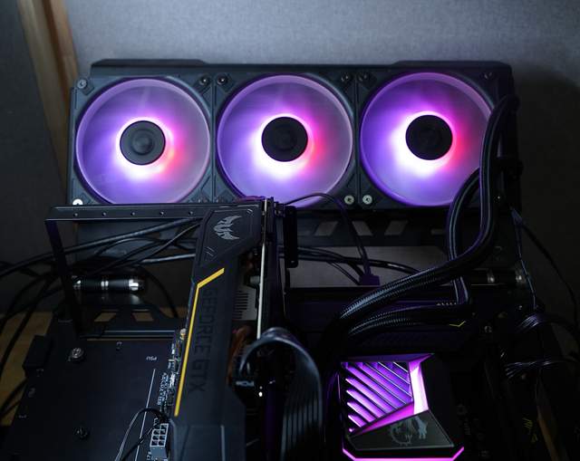 好看好装好冷 微星MAG CORELIQUID A15 360 360水冷测评