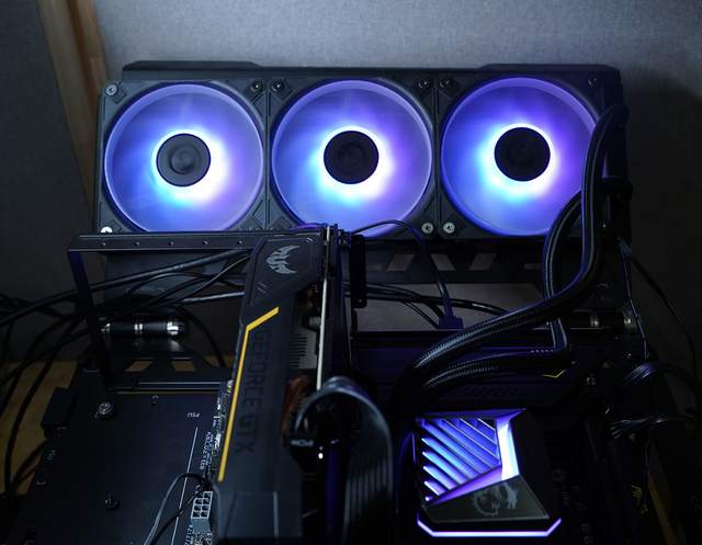 好看好装好冷 微星MAG CORELIQUID A15 360 360水冷测评