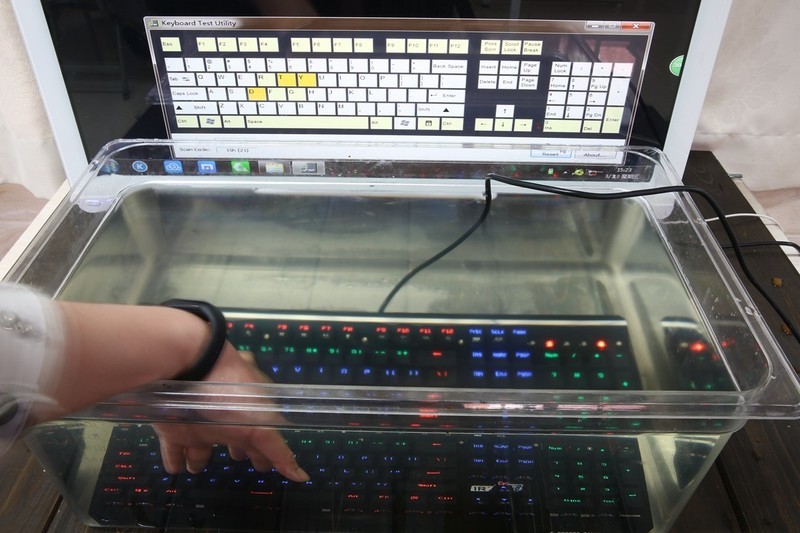 薄膜键盘比机械键盘耐用？从轴体发展剖析孛论