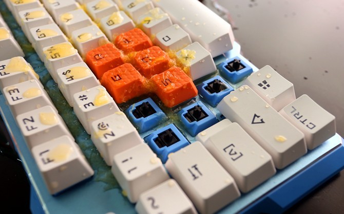 薄膜键盘比机械键盘耐用？从轴体发展剖析孛论