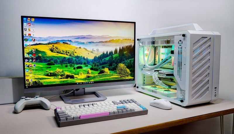 上了13代的车，花费万元攒高颜值主机，果然白色和RGB更配！