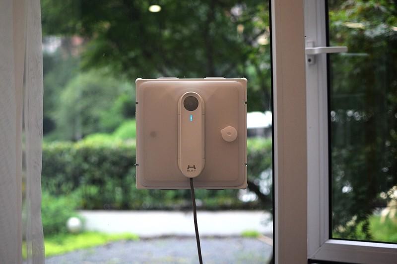 让擦窗更轻松 双向四喷头 赫特智能擦窗机器人W9