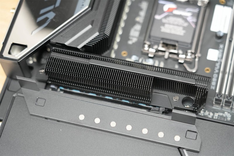 豪华用料，极致体验-七彩虹iGame Z890 Vulcan W V20火神主板评测