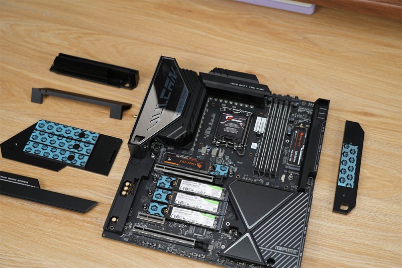 豪华用料，极致体验-七彩虹iGame Z890 Vulcan W V20火神主板评测